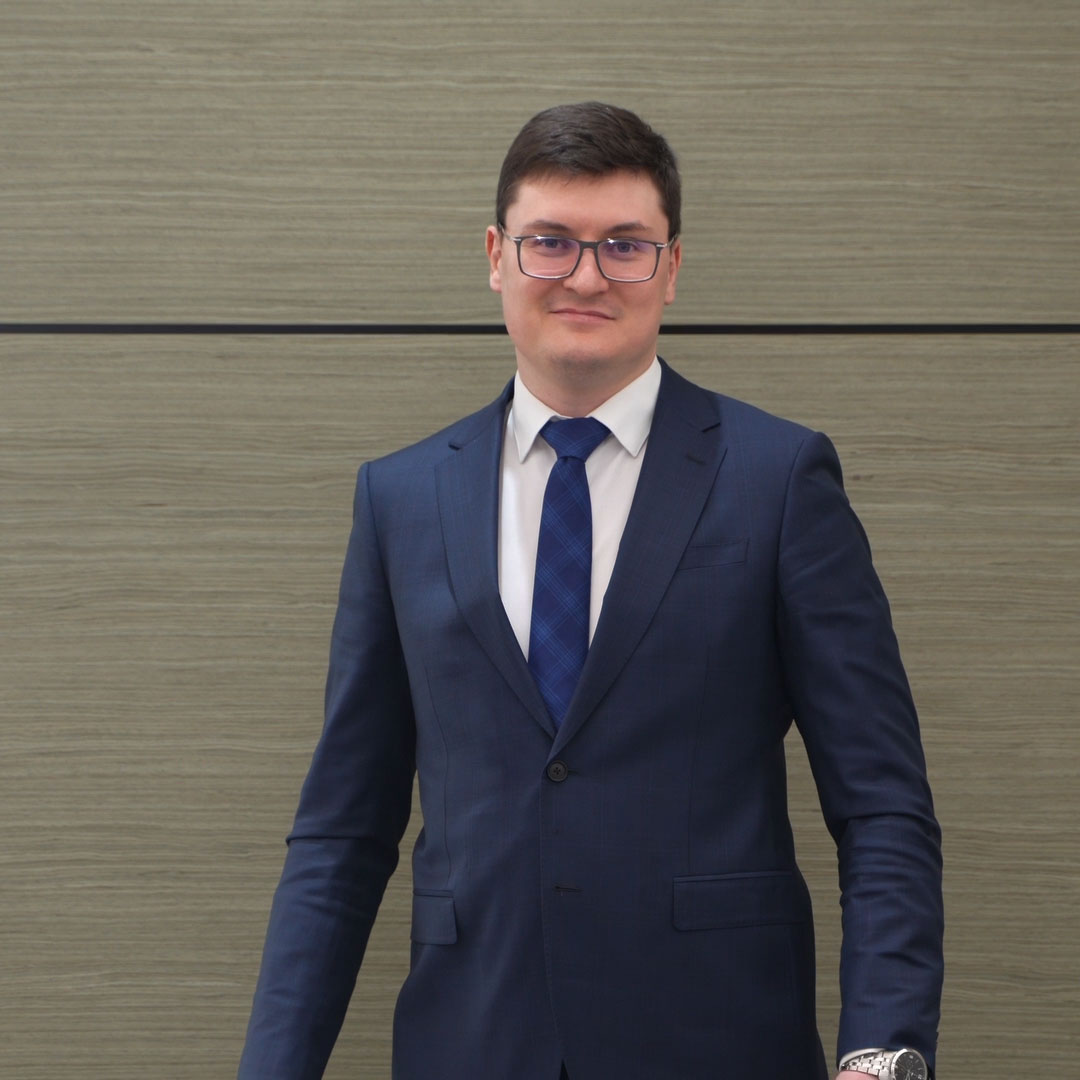 Алексей Иванов